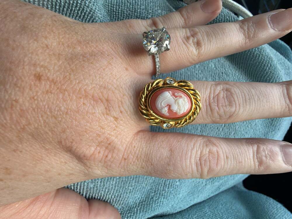 Vintage Avon Gold Tone Cameo Ring with Rhinestone Accents